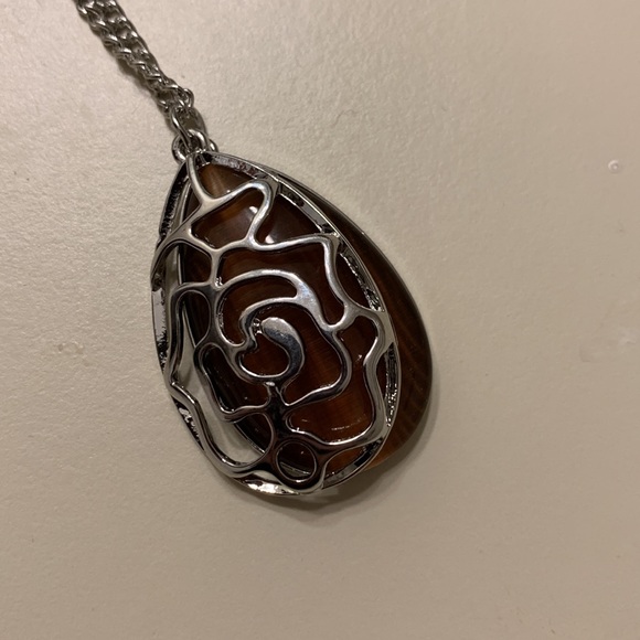 Gleaming Gardens Necklace w/ Earrings - Picture 8 of 9